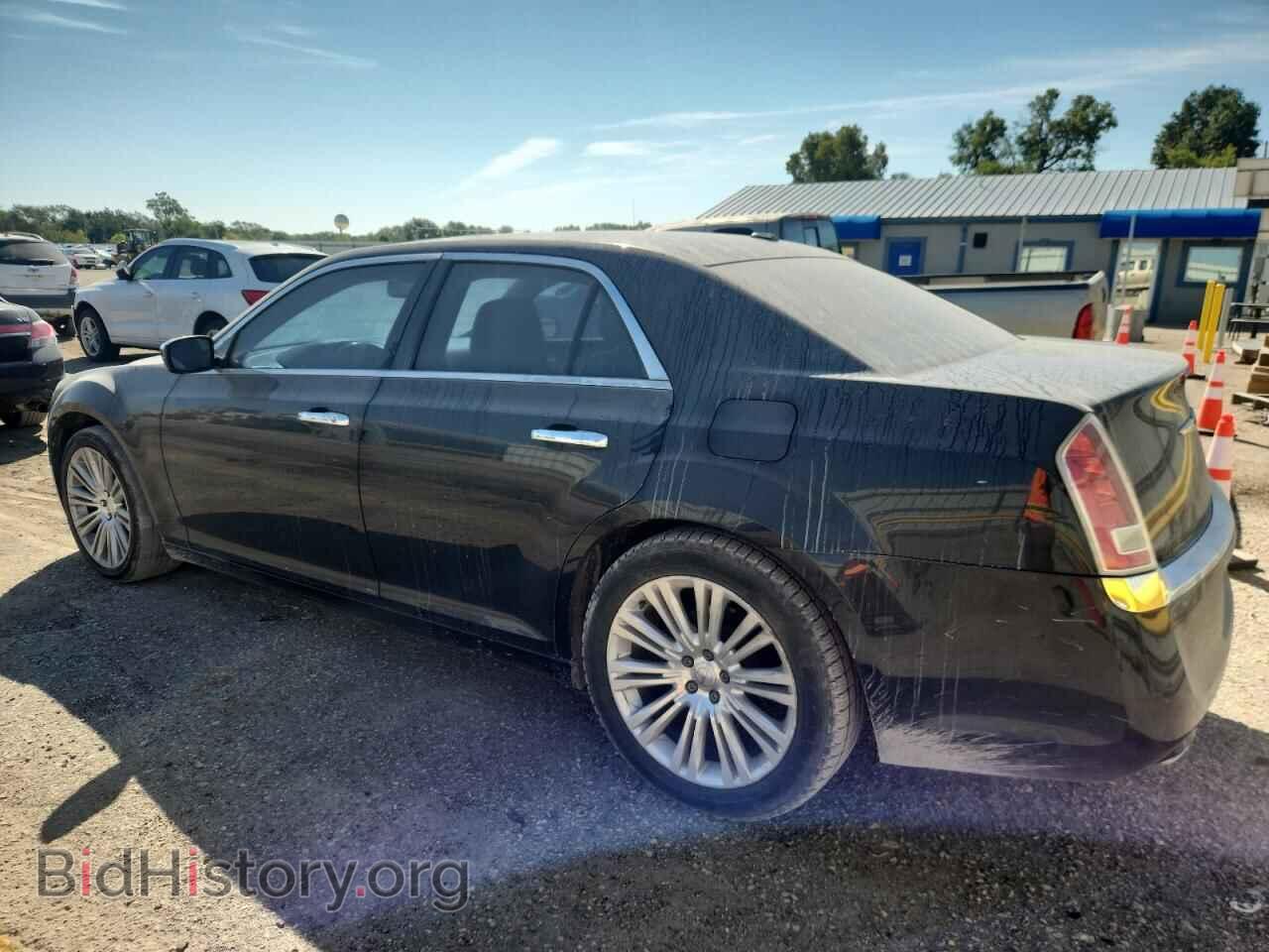 2011 CHRYSLER 300 - VIN: 2C3CA5CG2BH595131 - Фото 2