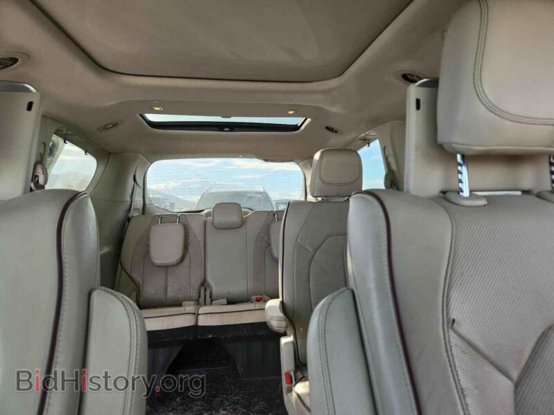 2017 Chrysler PACIFICA (VIN 2C4RC1GG1HR778820) — photo 10 of 13