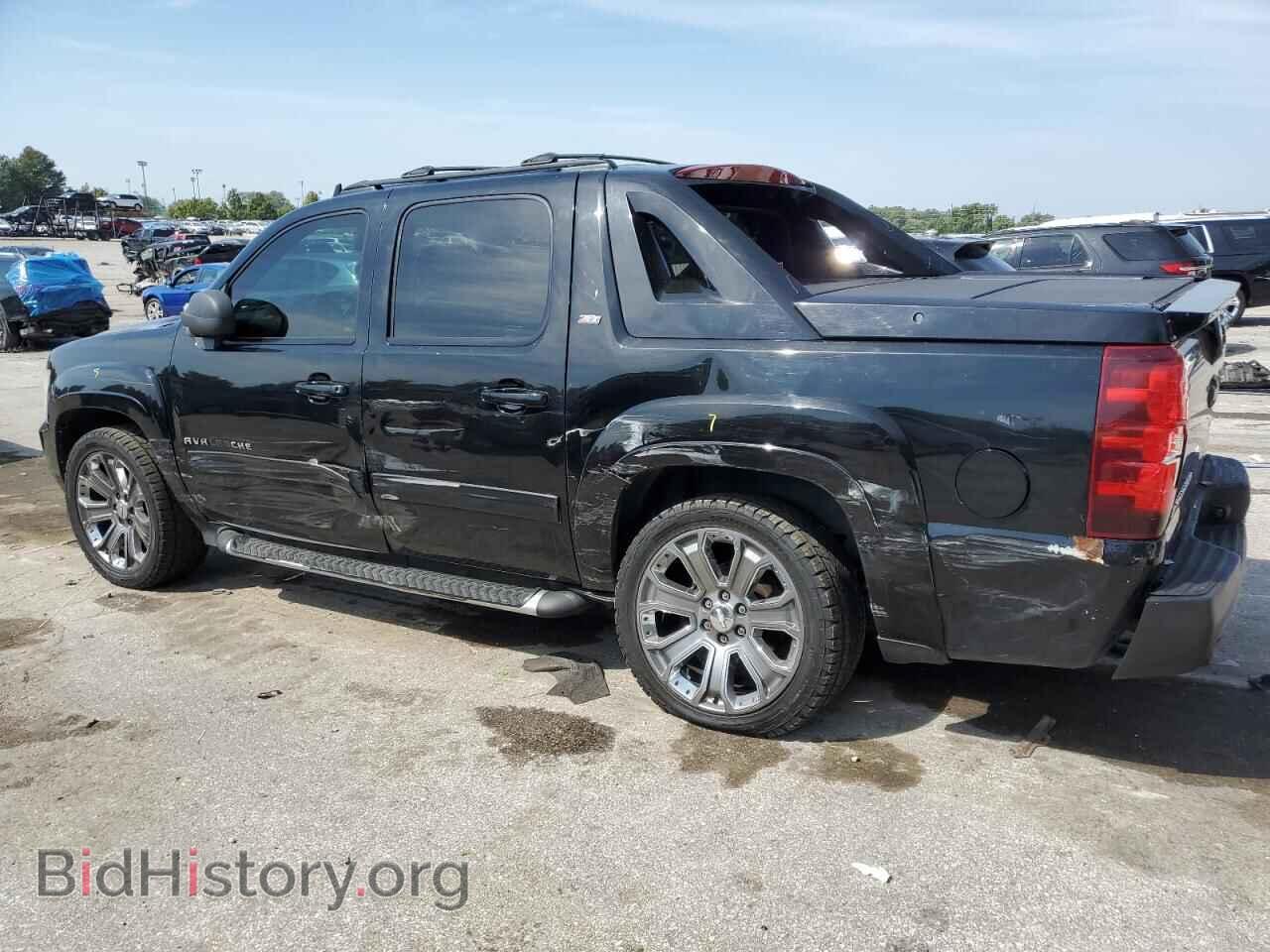 2011 CHEVROLET AVALANCHE - VIN: 3GNTKFE37BG239791 - Фото 2