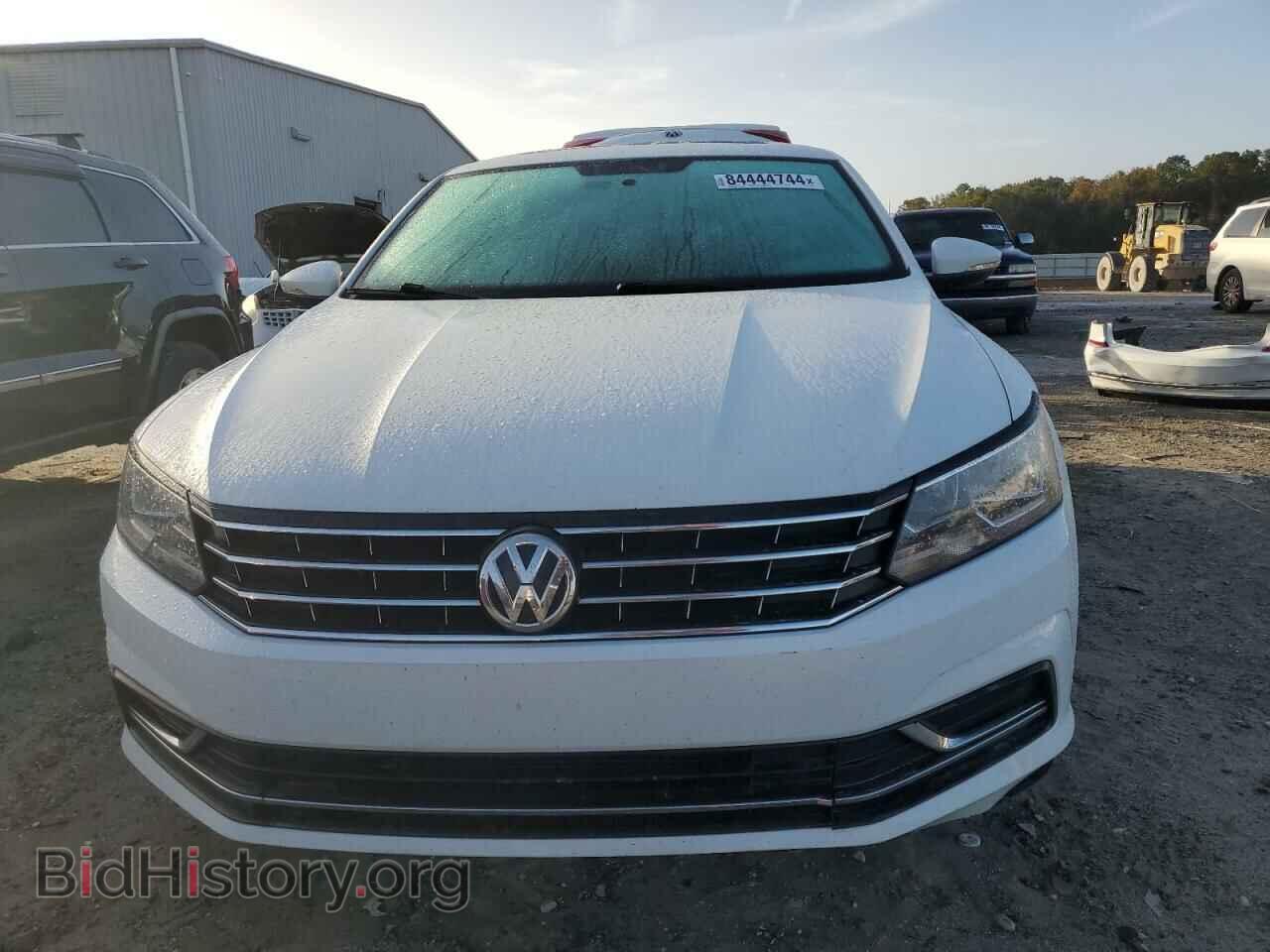 2017 VOLKSWAGEN PASSAT - VIN: 1VWBT7A35HC013318 - Фото 5