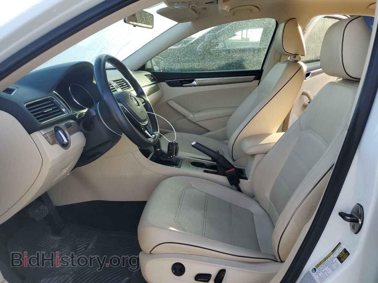 2017 VOLKSWAGEN PASSAT - VIN: 1VWBT7A35HC013318 - Фото 7