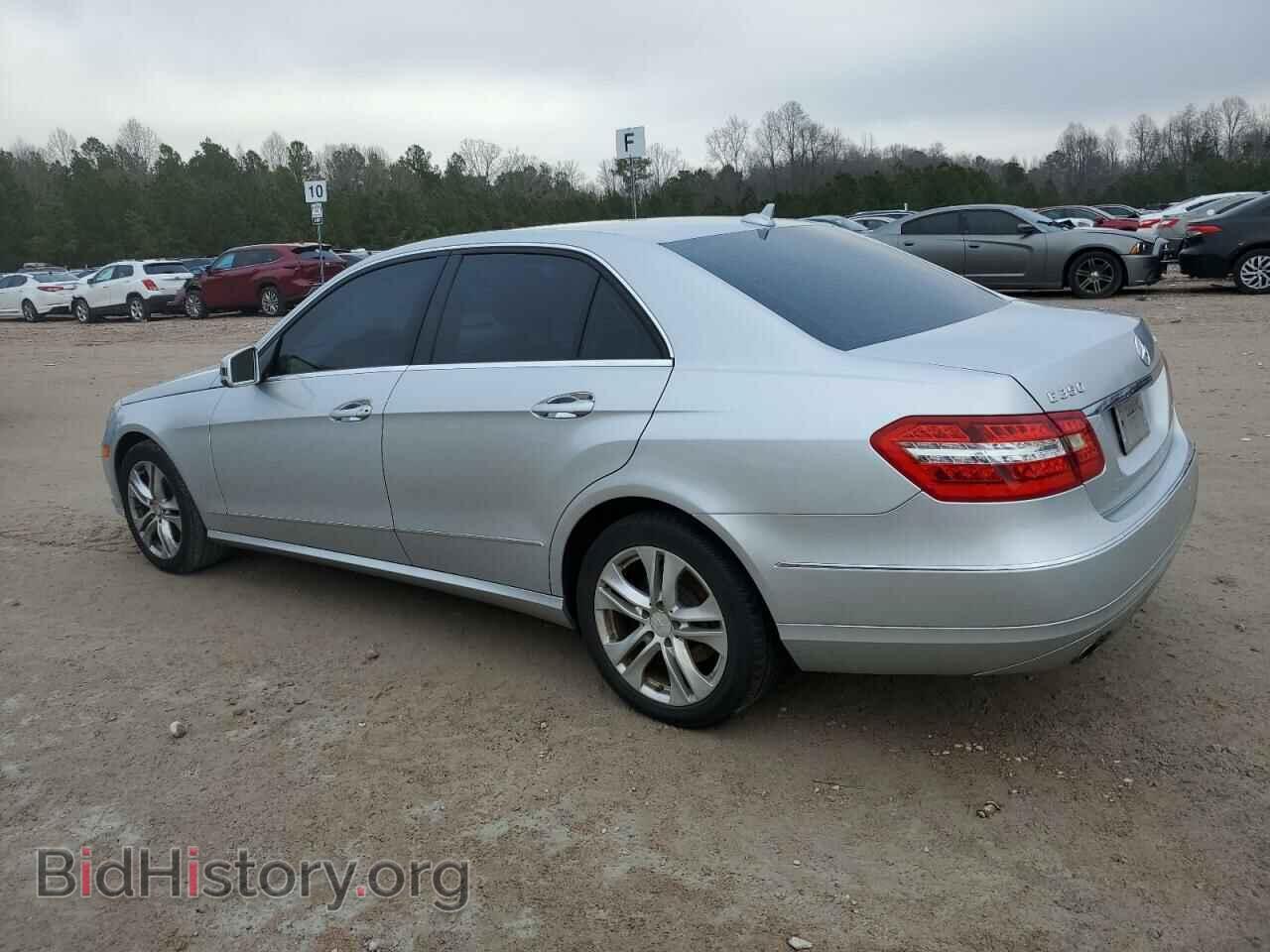 2011 MERCEDES-BENZ E-CLASS - VIN: WDDHF8HB0BA473390 - Фото 2