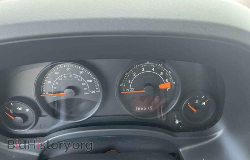 2014 Jeep COMPASS (VIN 1C4NJDBB9ED658991) — photo 8 of 10