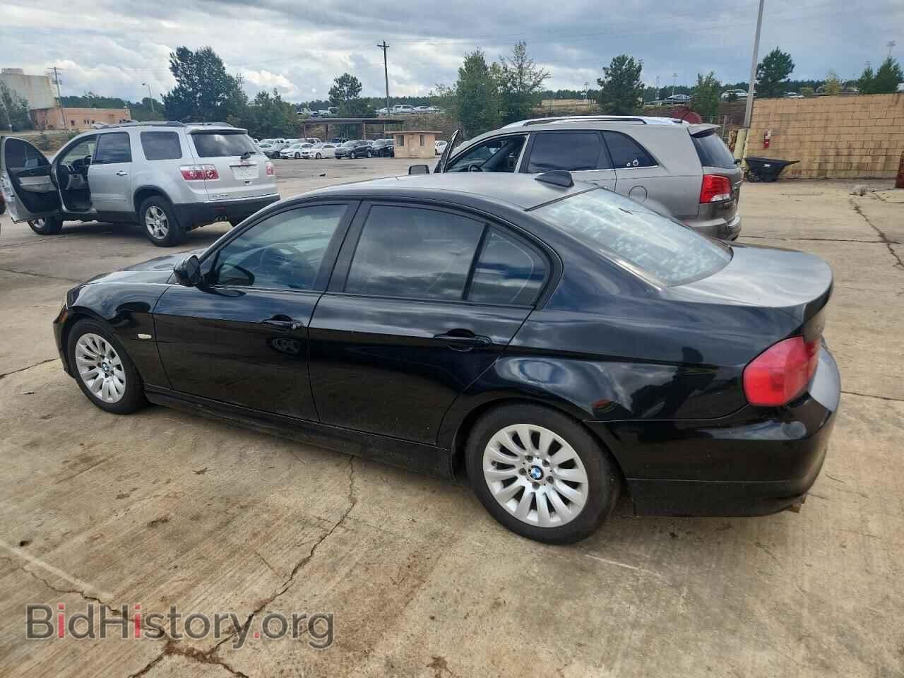 2011 BMW 3 SERIES - VIN: WBAPH7C58BE461067 - Фото 2