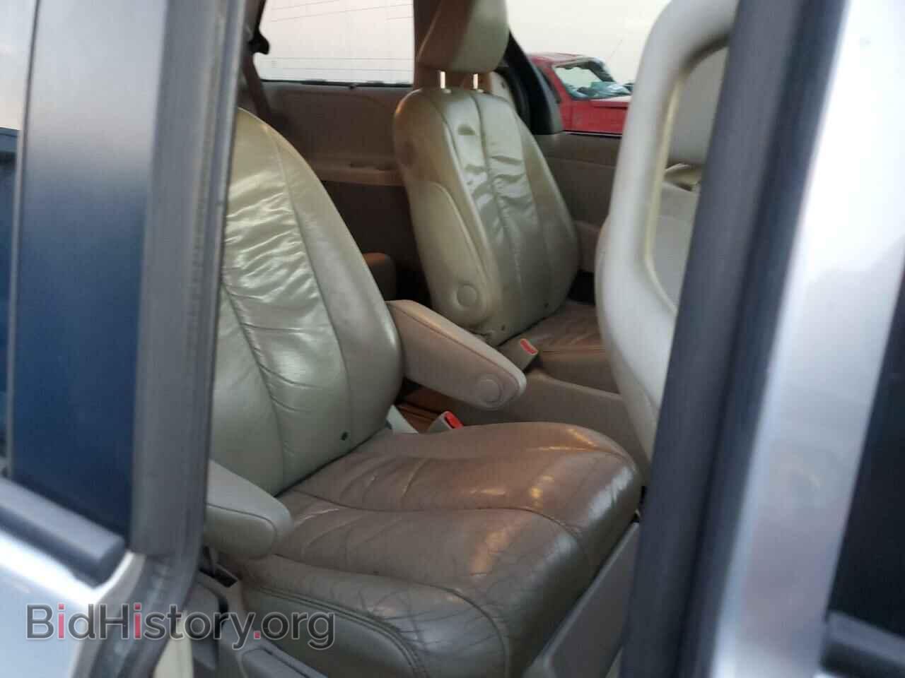 2011 TOYOTA All Models - VIN: 5TDDK3DC6BS029701 - Photo 11