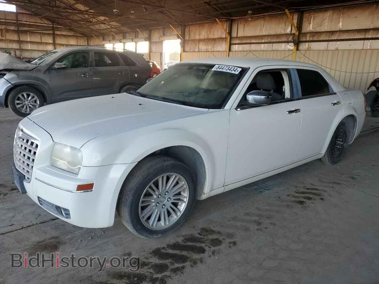 Photo 2C3CA4CD9AH105556 - CHRYSLER 300 2010