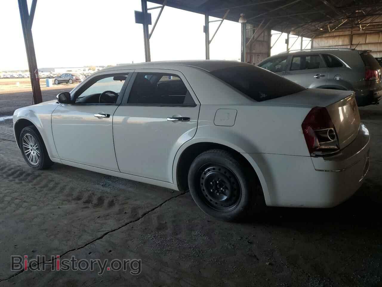 2010 CHRYSLER 300 - VIN: 2C3CA4CD9AH105556 - Фото 2