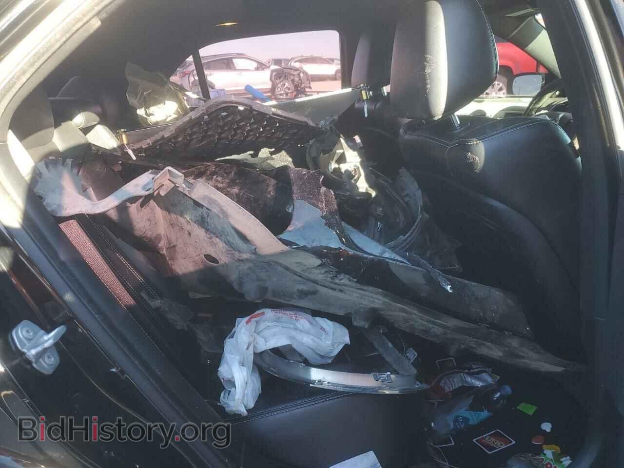2019 CHRYSLER 300 - VIN: 2C3CCABG0KH738856 - Фото 10