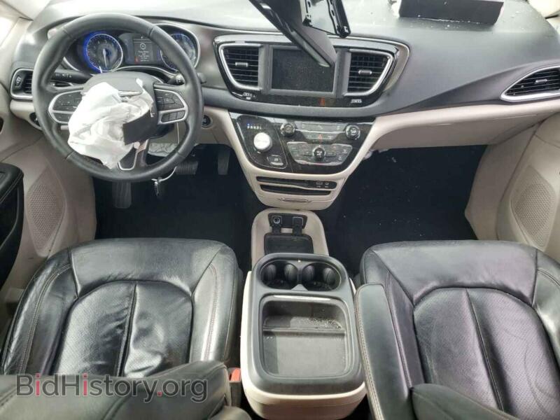 2020 Chrysler PACIFICA (VIN 2C4RC1BG0LR275361) — фото 8 из 13