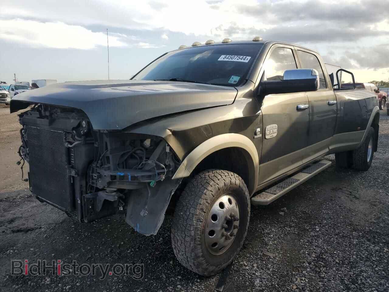 Photo 3D73Y4CL4BG635603 - DODGE All Models 2011