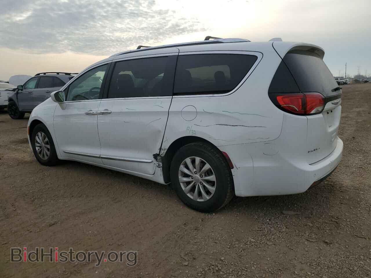 2019 CHRYSLER PACIFICA - VIN: 2C4RC1BG1KR560102 - Photo 2