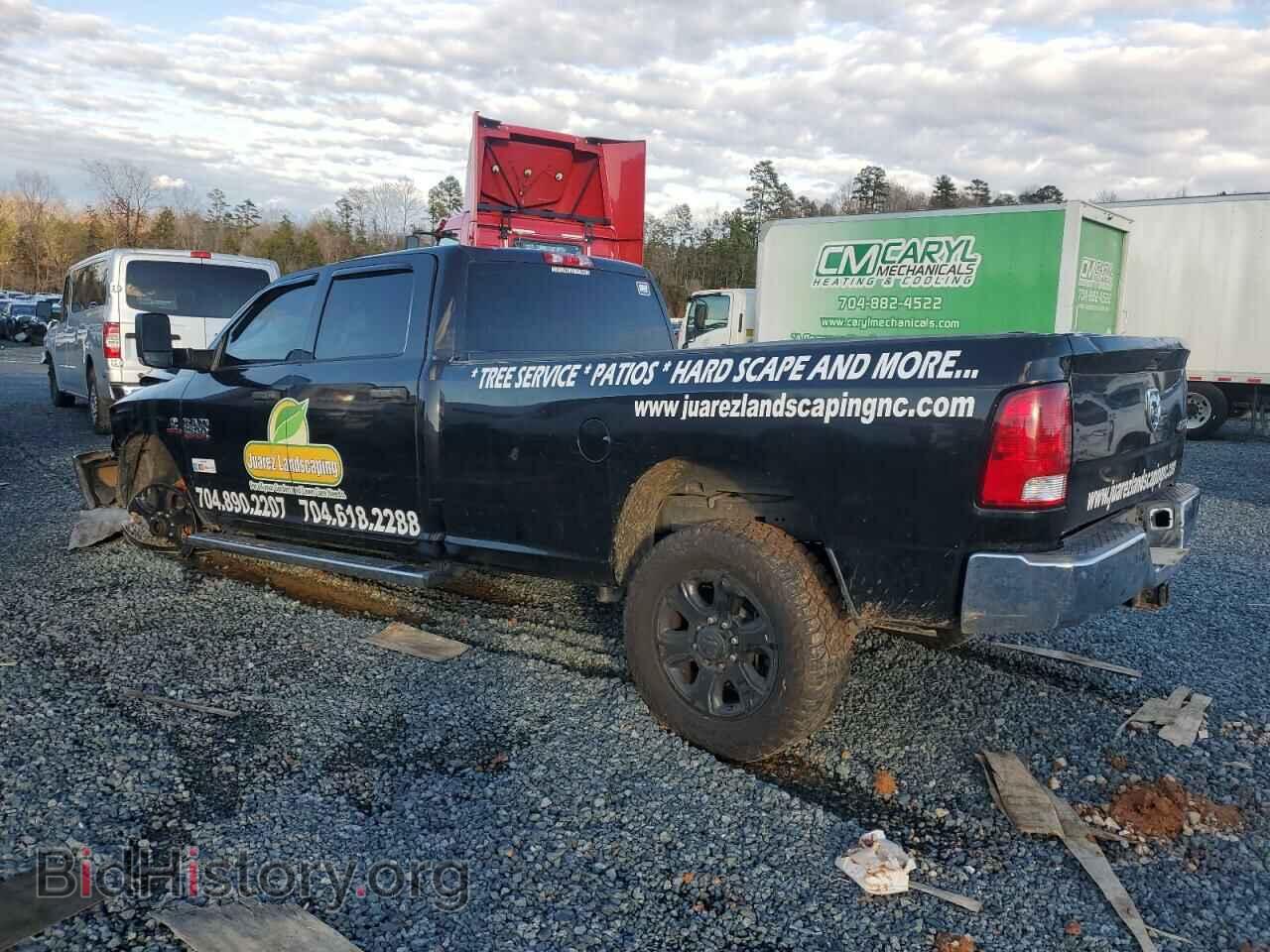 2018 RAM All Models - VIN: 3C6UR5HL4JG329355 - Фото 2