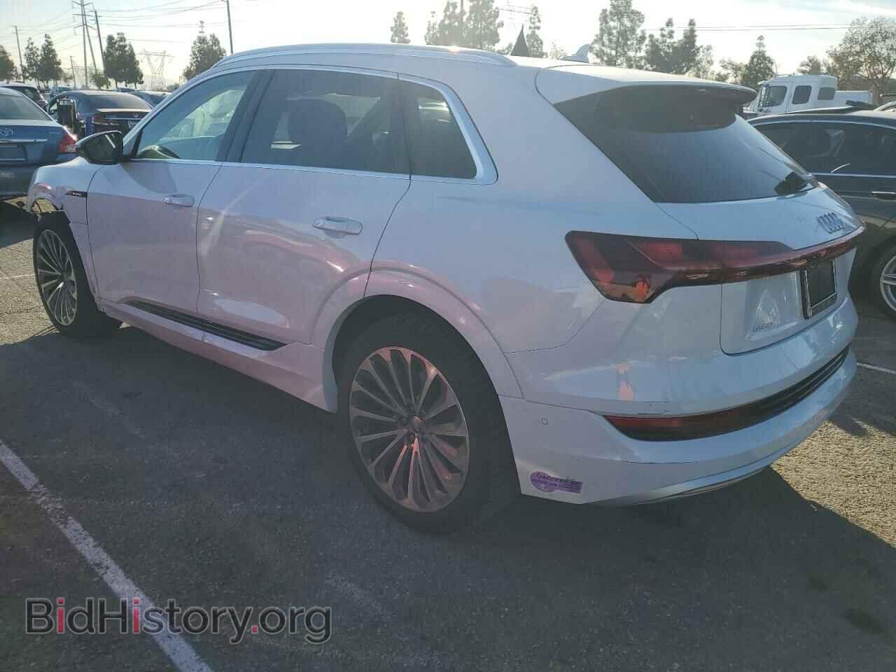 2019 AUDI E-TRON - VIN: WA1VAAGE2KB009133 - Photo 2