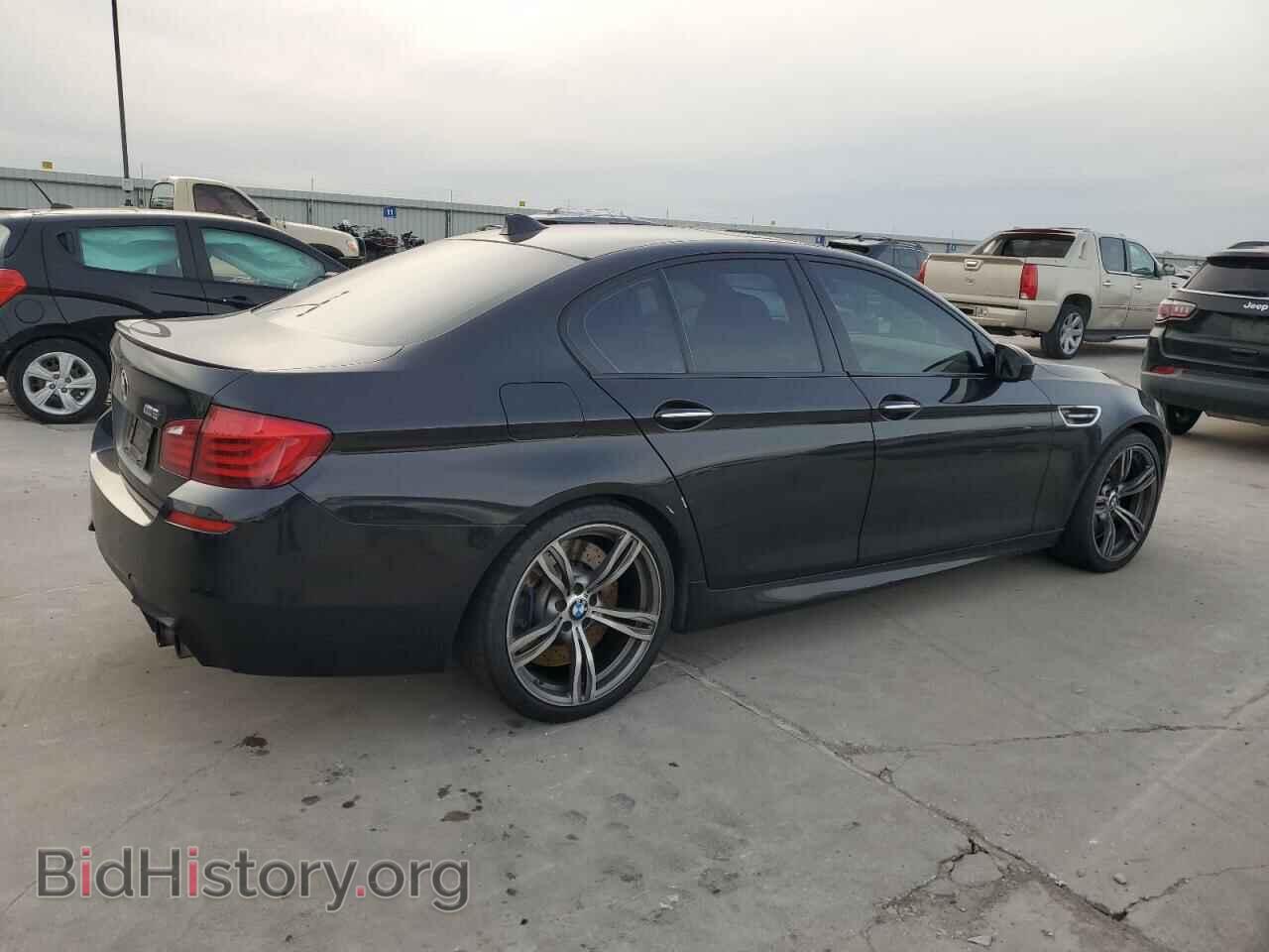 2013 BMW M5 - VIN: WBSFV9C58DC772976 - Фото 3