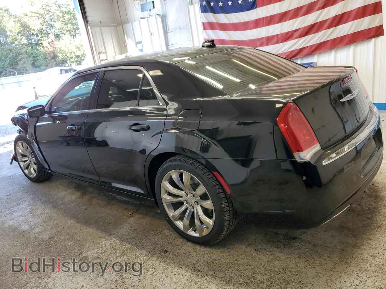 2019 CHRYSLER 300 - VIN: 2C3CCAAG9KH746195 - Фото 2