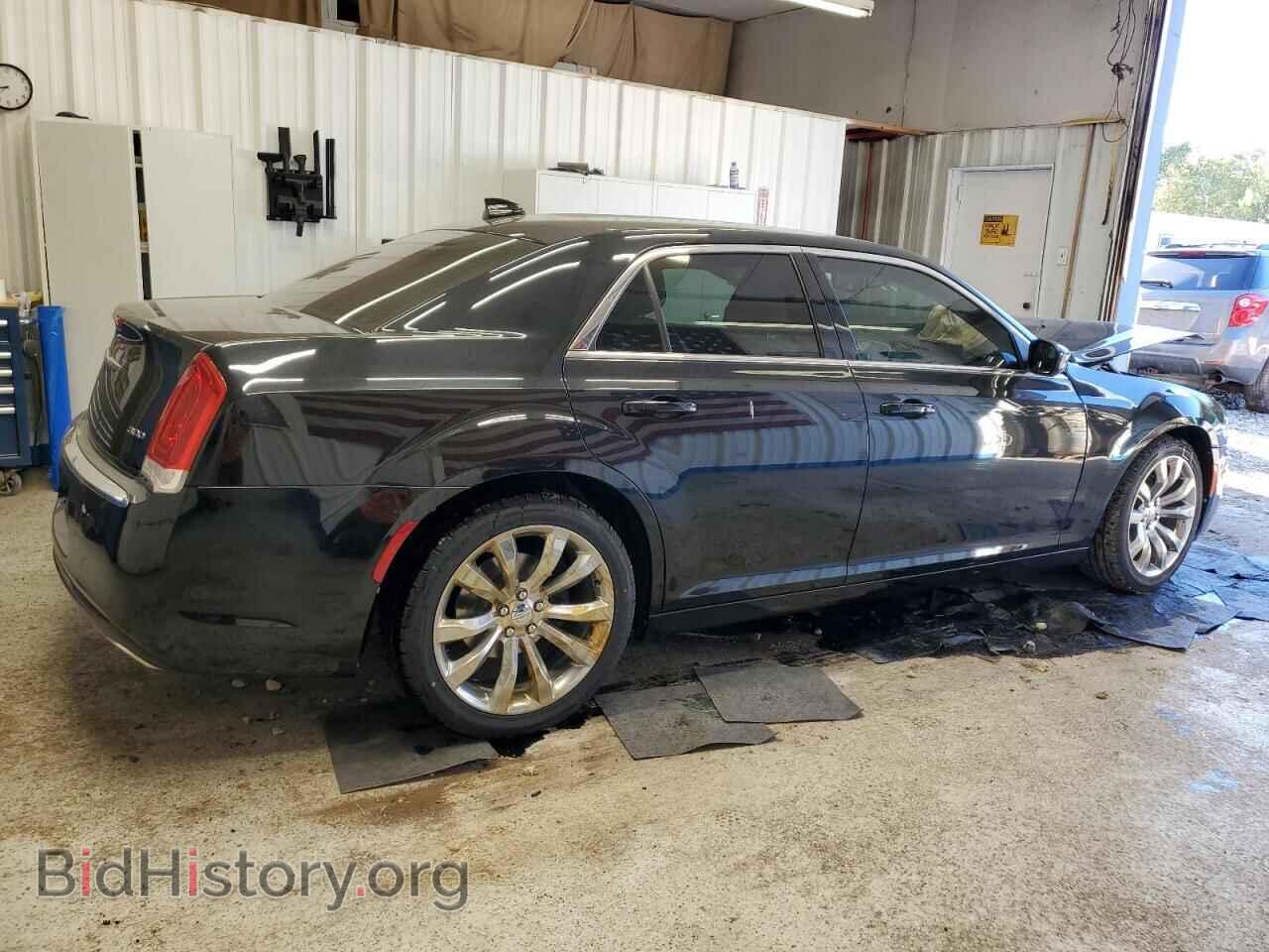 2019 CHRYSLER 300 - VIN: 2C3CCAAG9KH746195 - Фото 3