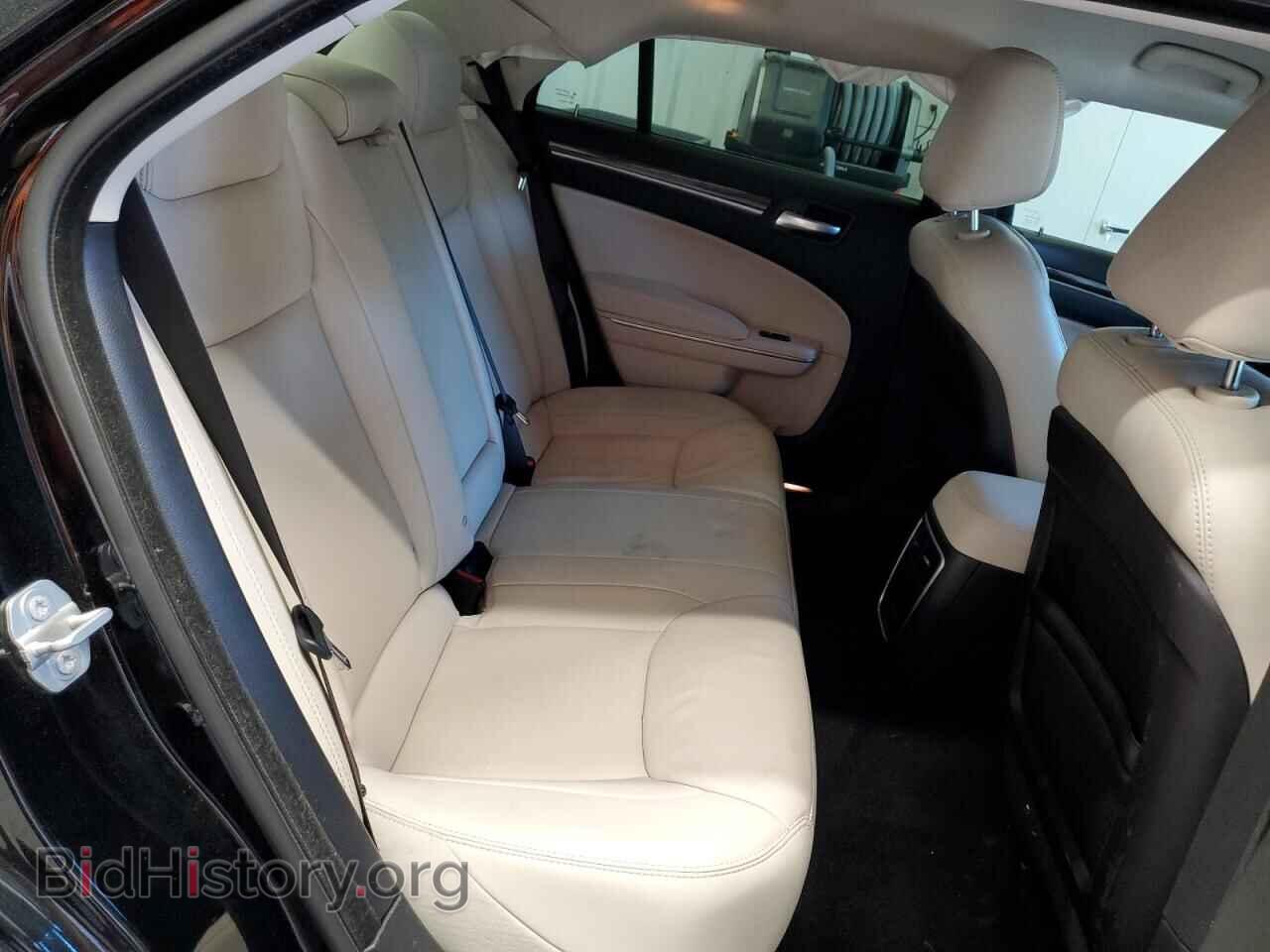 2019 CHRYSLER 300 - VIN: 2C3CCAAG9KH746195 - Фото 10