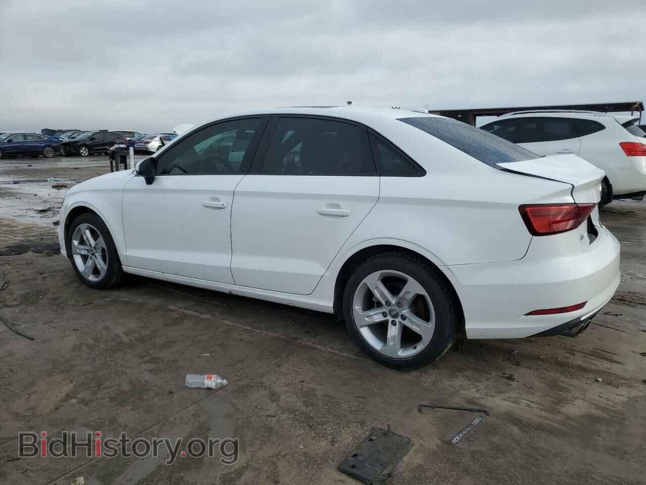 2018 AUDI A3 - VIN: WAUAUGFFXJ1053584 - Фото 2