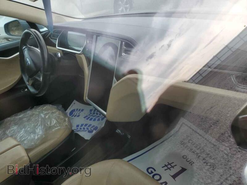 2013 Tesla MODEL S (VIN 5YJSA1CG8DFP03762) — фото 8 из 12