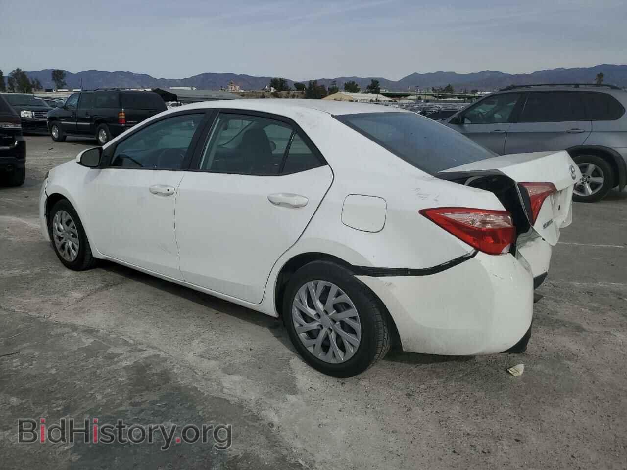 2018 TOYOTA COROLLA - VIN: 2T1BURHEXJC051031 - Фото 2