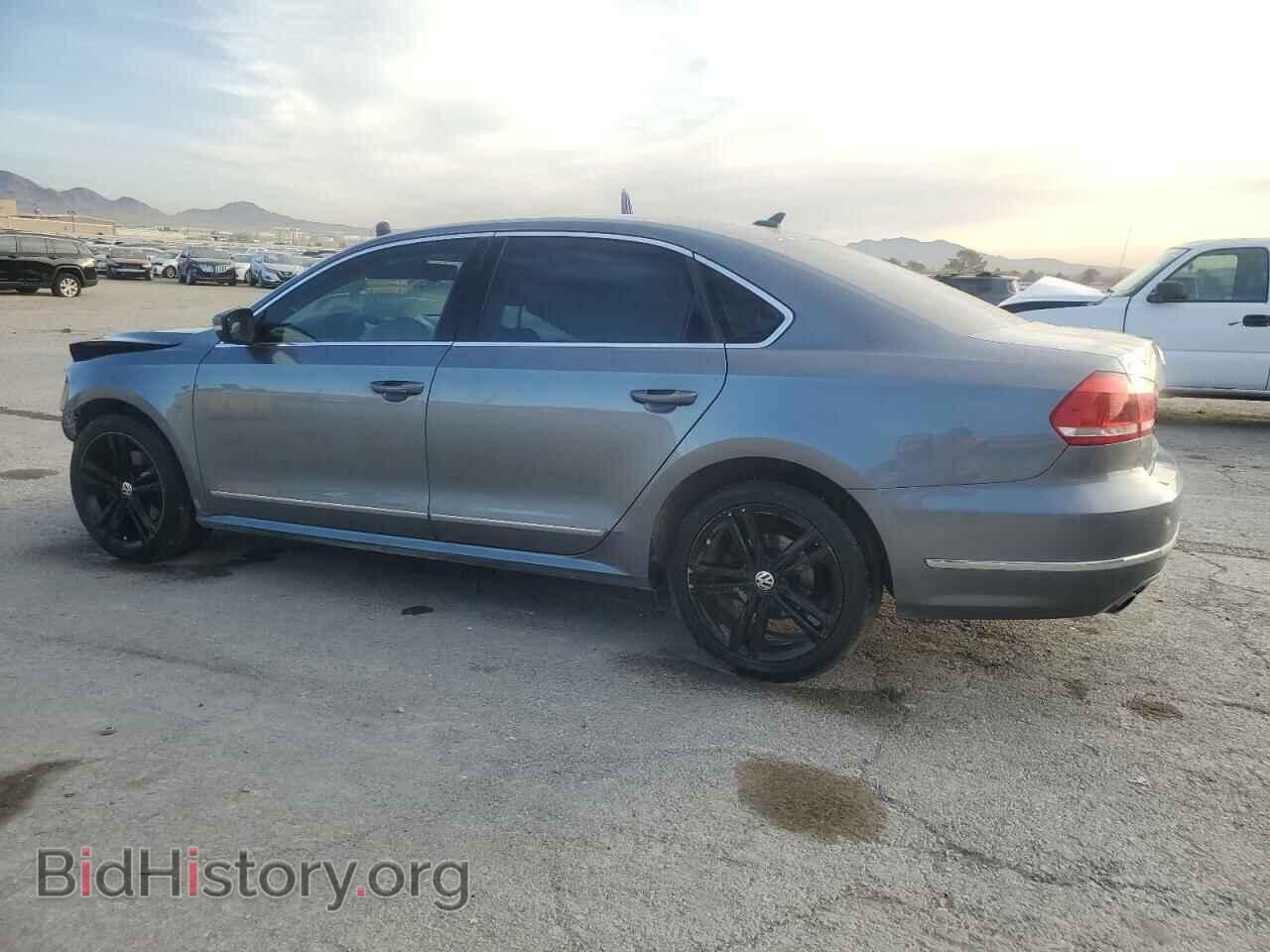 2015 VOLKSWAGEN PASSAT - VIN: 1VWCT7A32FC021491 - Фото 2