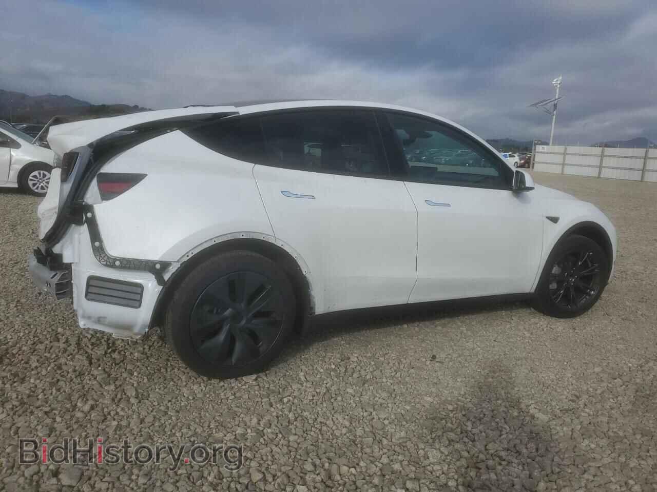 2024 TESLA MODEL Y - VIN: 7SAYGAEE3RF192752 - Photo 3