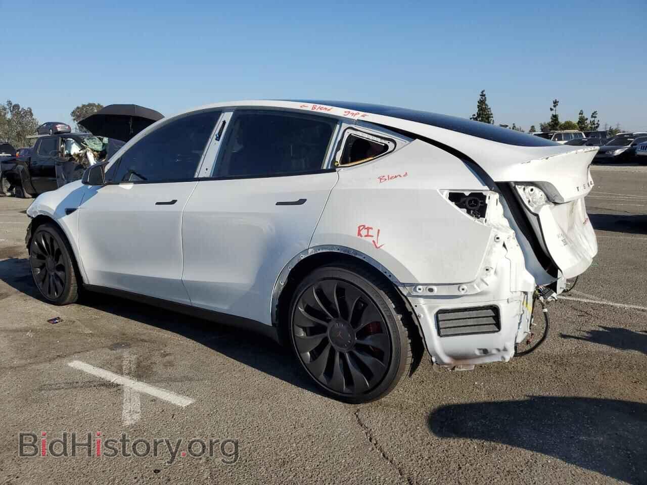 2022 TESLA MODEL Y - VIN: 7SAYGDEF1NF438332 - Фото 2