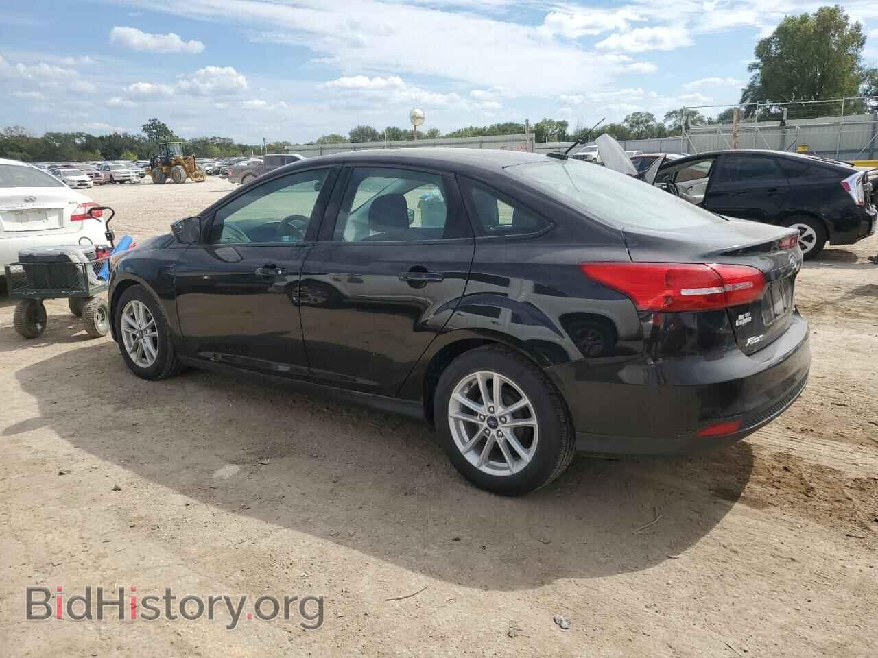 2017 FORD FOCUS - VIN: 1FADP3F2XHL332969 - Фото 2