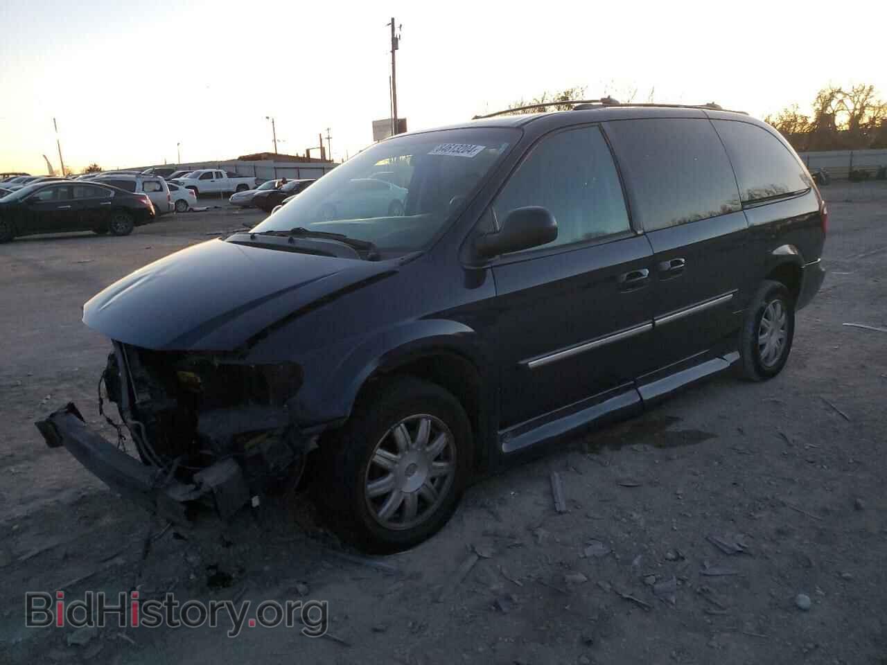 Фотография 2C8GP54L65R275752 - CHRYSLER MINIVAN 2005
