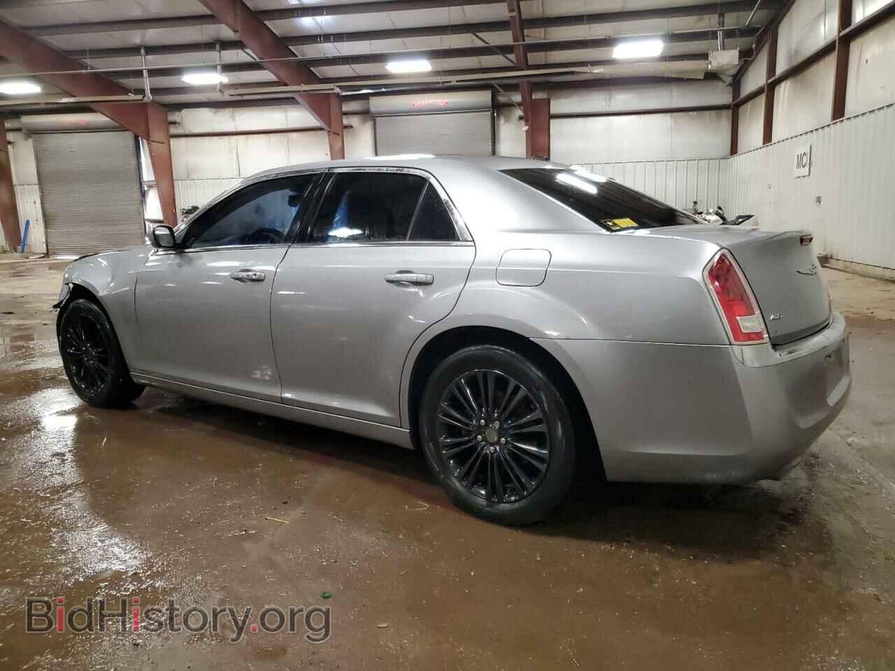 2013 CHRYSLER 300 - VIN: 2C3CCARG3DH602889 - Фото 2