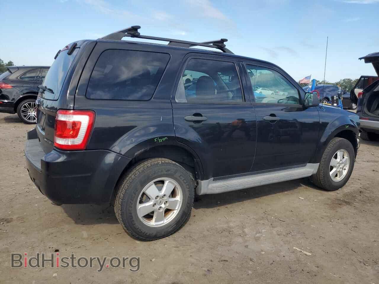 2011 FORD ESCAPE - VIN: 1FMCU0D71BKA75608 - Фото 3