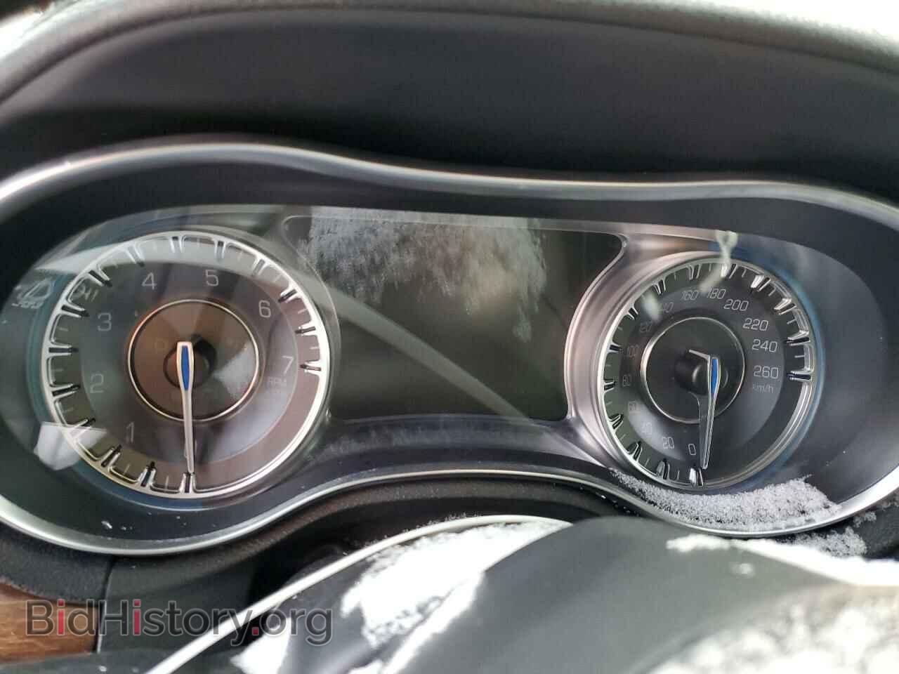 2016 CHRYSLER 300 - VIN: 2C3CCASG3GH124195 - Фото 9