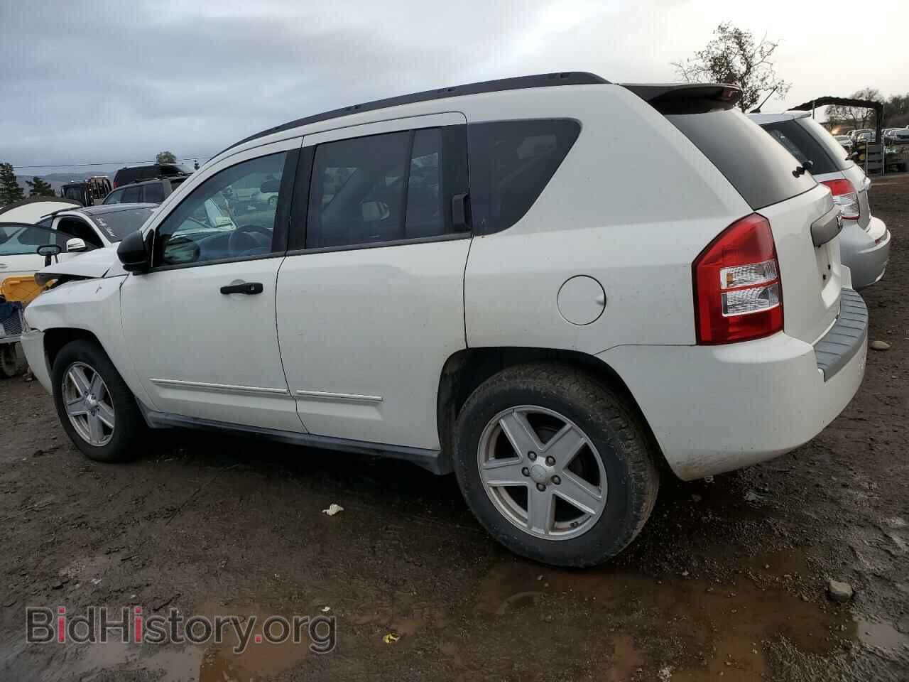 2009 JEEP COMPASS - VIN: 1J4FT47B09D110532 - Фото 2