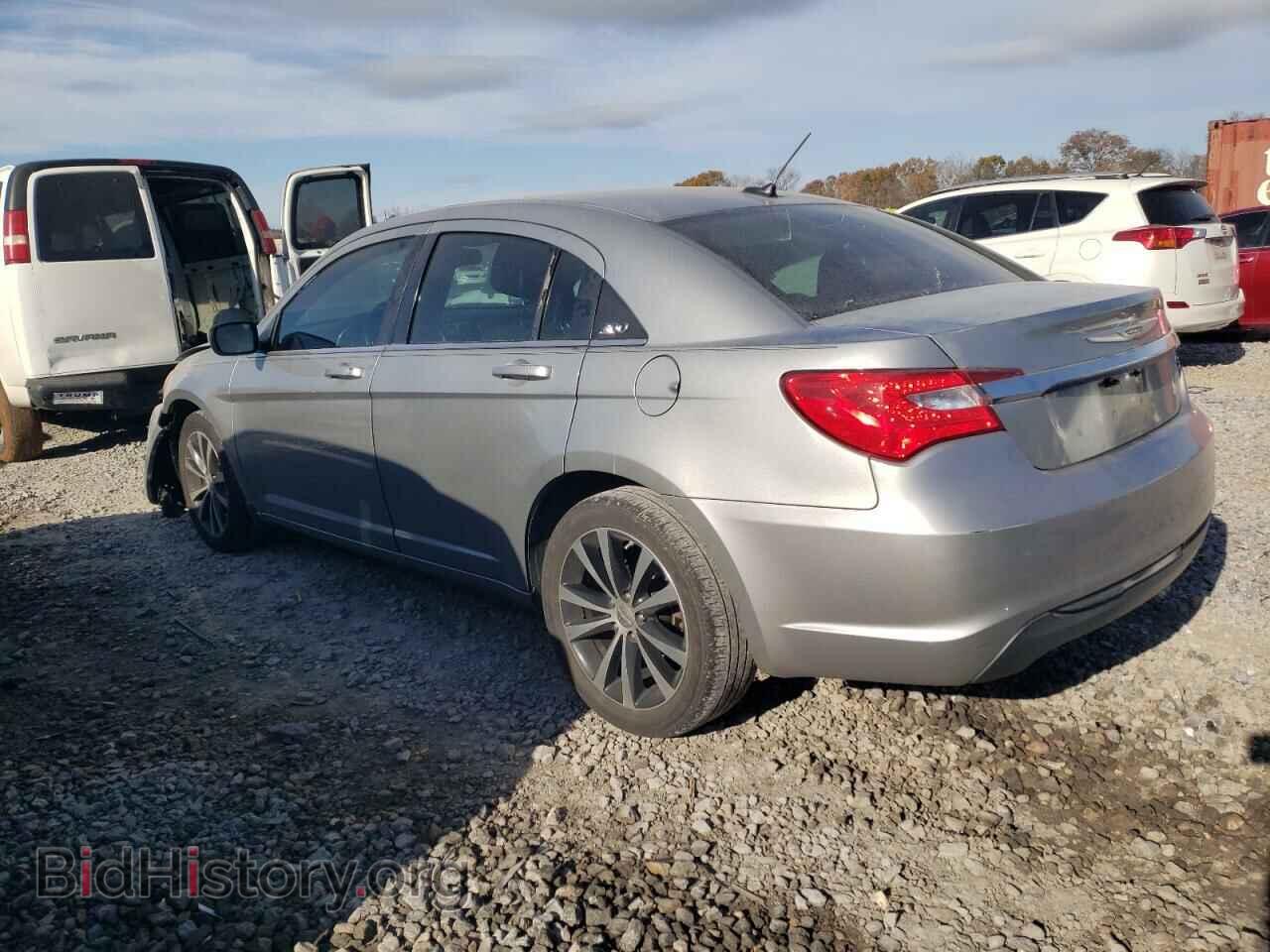 2013 CHRYSLER 200 - VIN: 1C3CCBBBXDN600472 - Фото 2