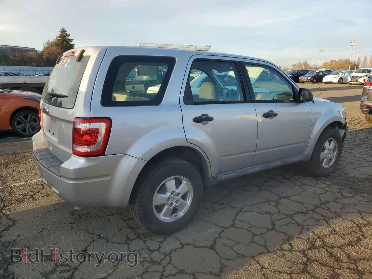 2011 FORD ESCAPE - VIN: 1FMCU0C73BKC41614 - Фото 3