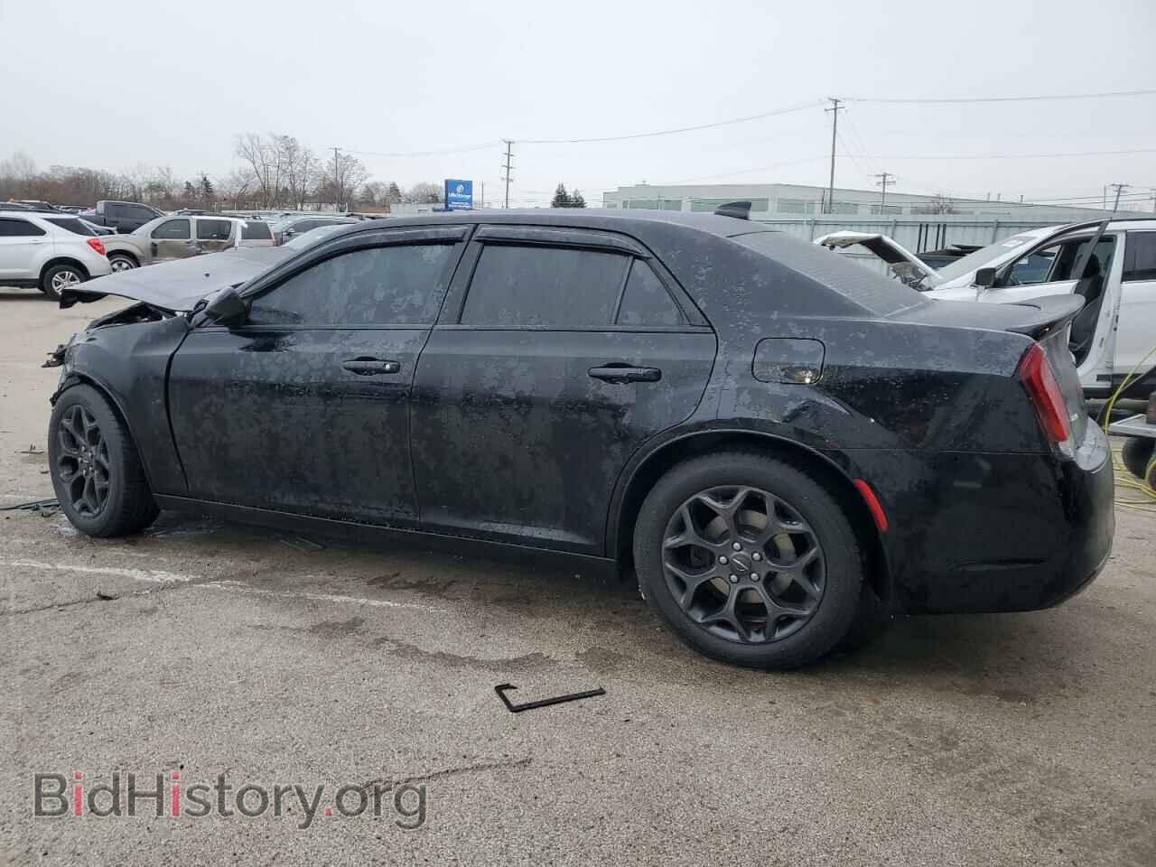 2019 CHRYSLER 300 - VIN: 2C3CCAGG8KH542821 - Фото 2
