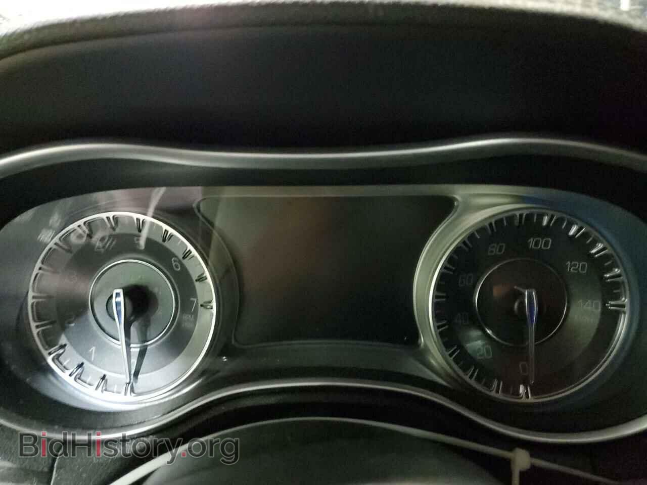 2017 CHRYSLER 300 - VIN: 2C3CCAAG2HH668108 - Фото 9