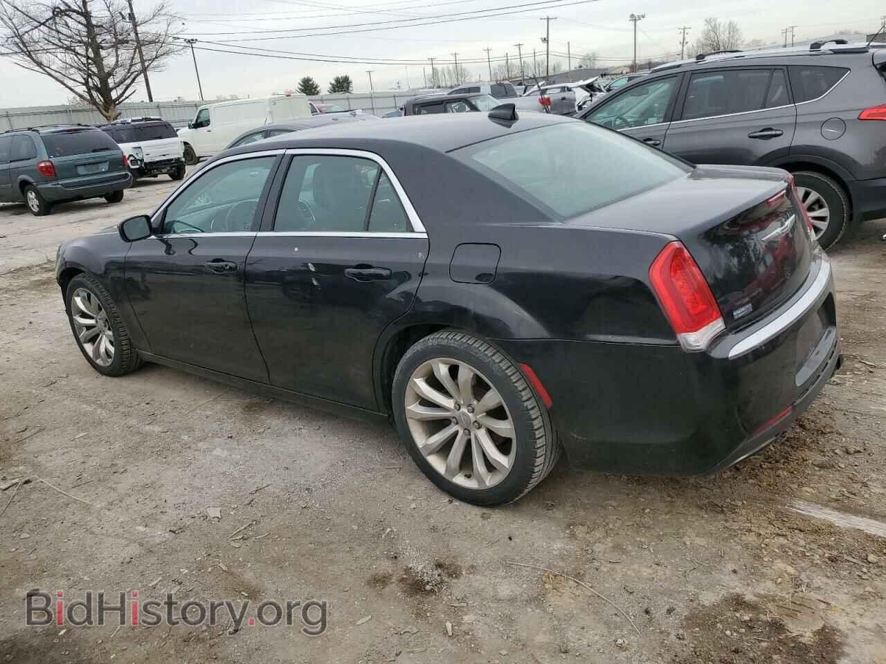 2017 CHRYSLER 300 - VIN: 2C3CCAAGXHH606715 - Фото 2