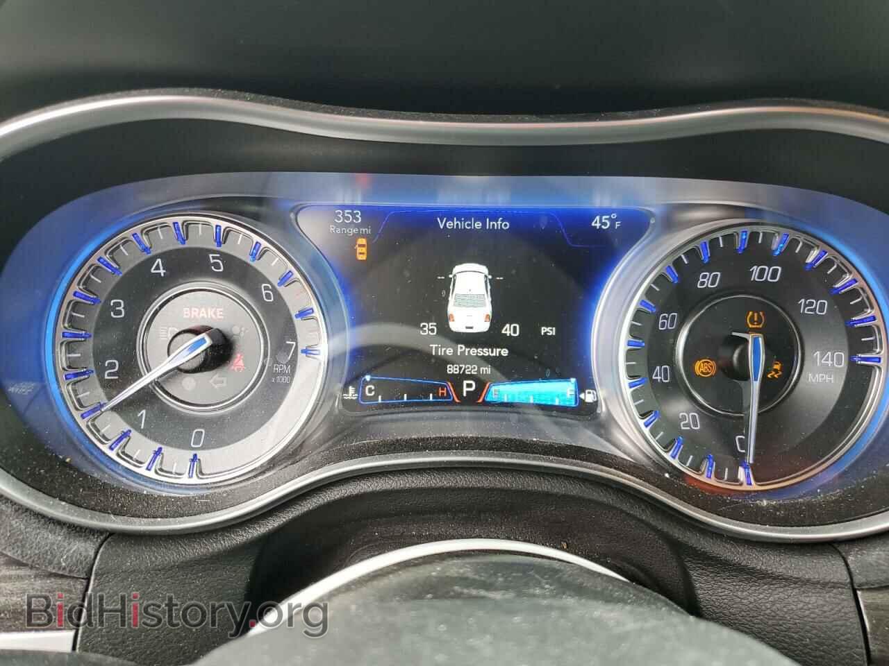 2017 CHRYSLER 300 - VIN: 2C3CCAAGXHH606715 - Фото 9