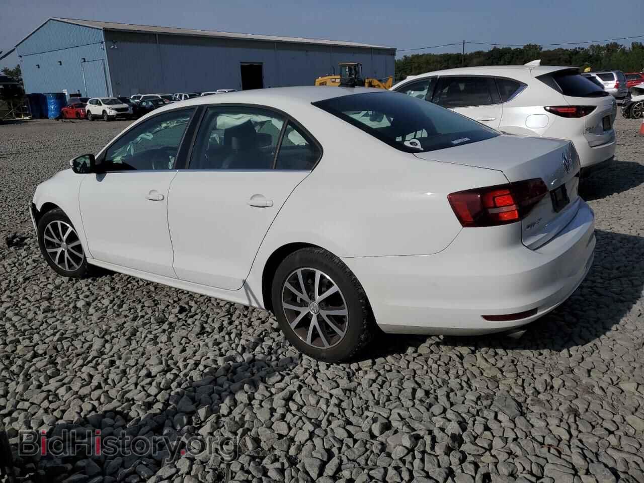 2017 VOLKSWAGEN JETTA - VIN: 3VWDB7AJ2HM413782 - Фото 2