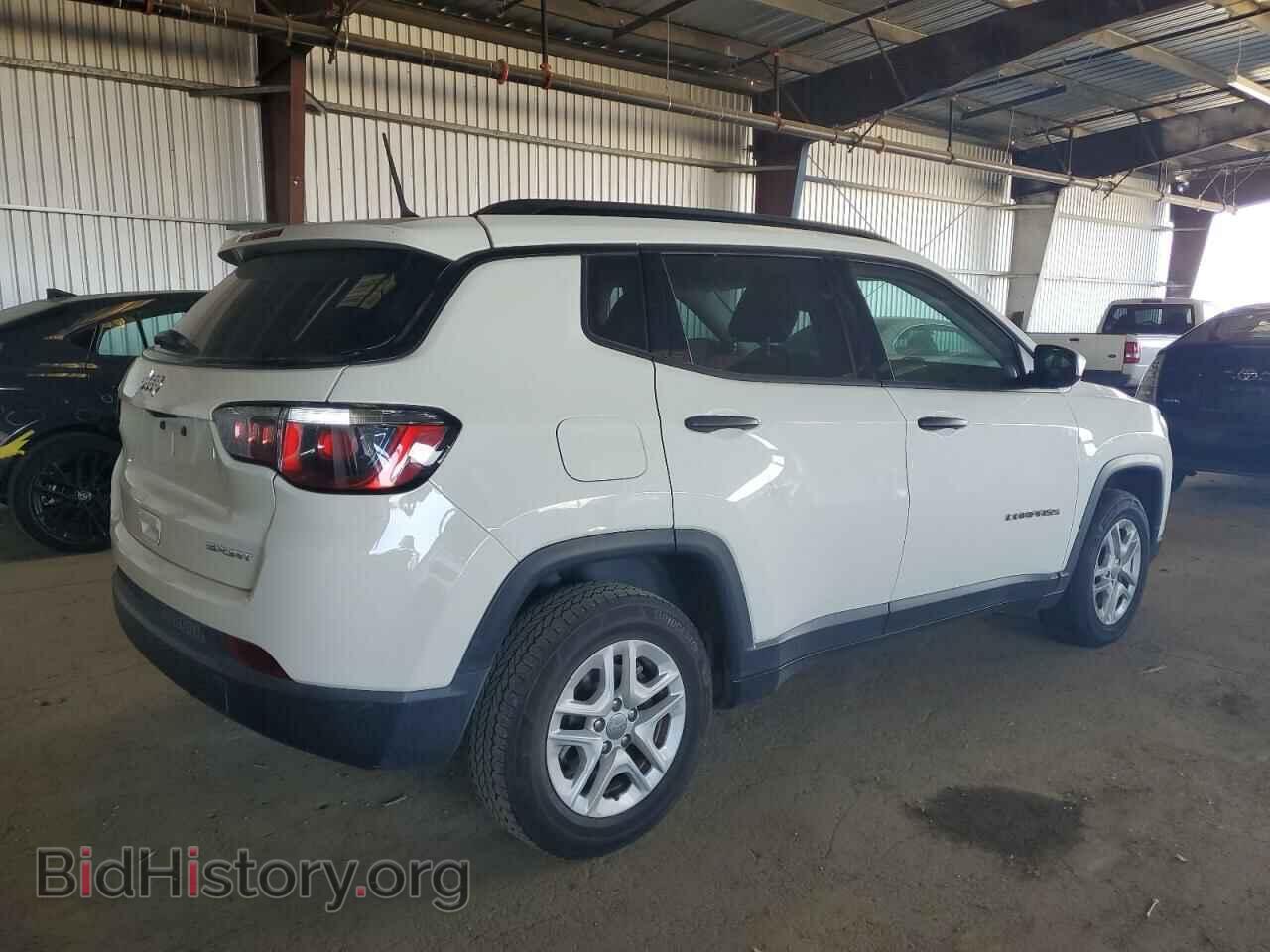 2018 JEEP COMPASS - VIN: 3C4NJCAB6JT102282 - Фото 3