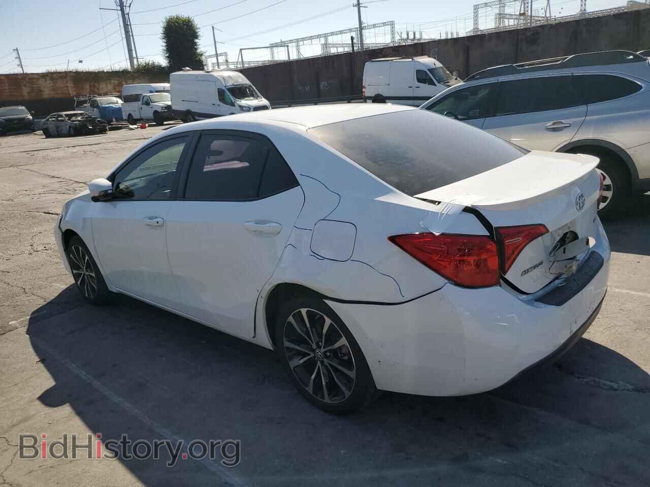 2018 TOYOTA COROLLA - VIN: 5YFBURHEXJP749123 - Фото 2