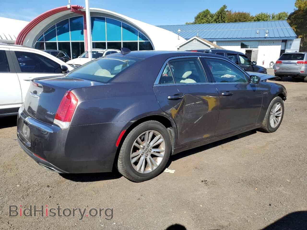 2017 CHRYSLER 300 - VIN: 2C3CCAAG4HH661855 - Фото 3