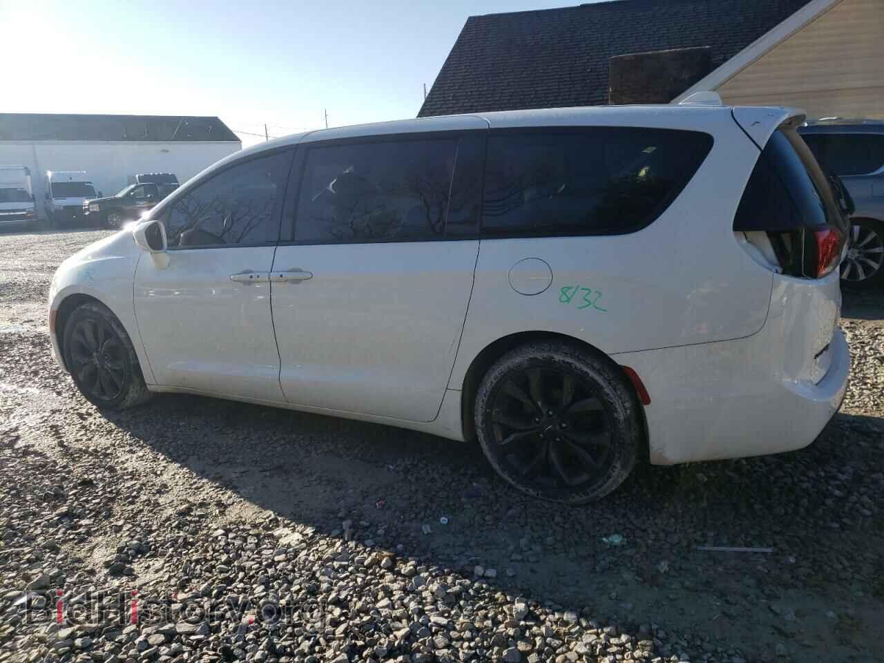 2018 CHRYSLER PACIFICA - VIN: 2C4RC1FG8JR247279 - Photo 2