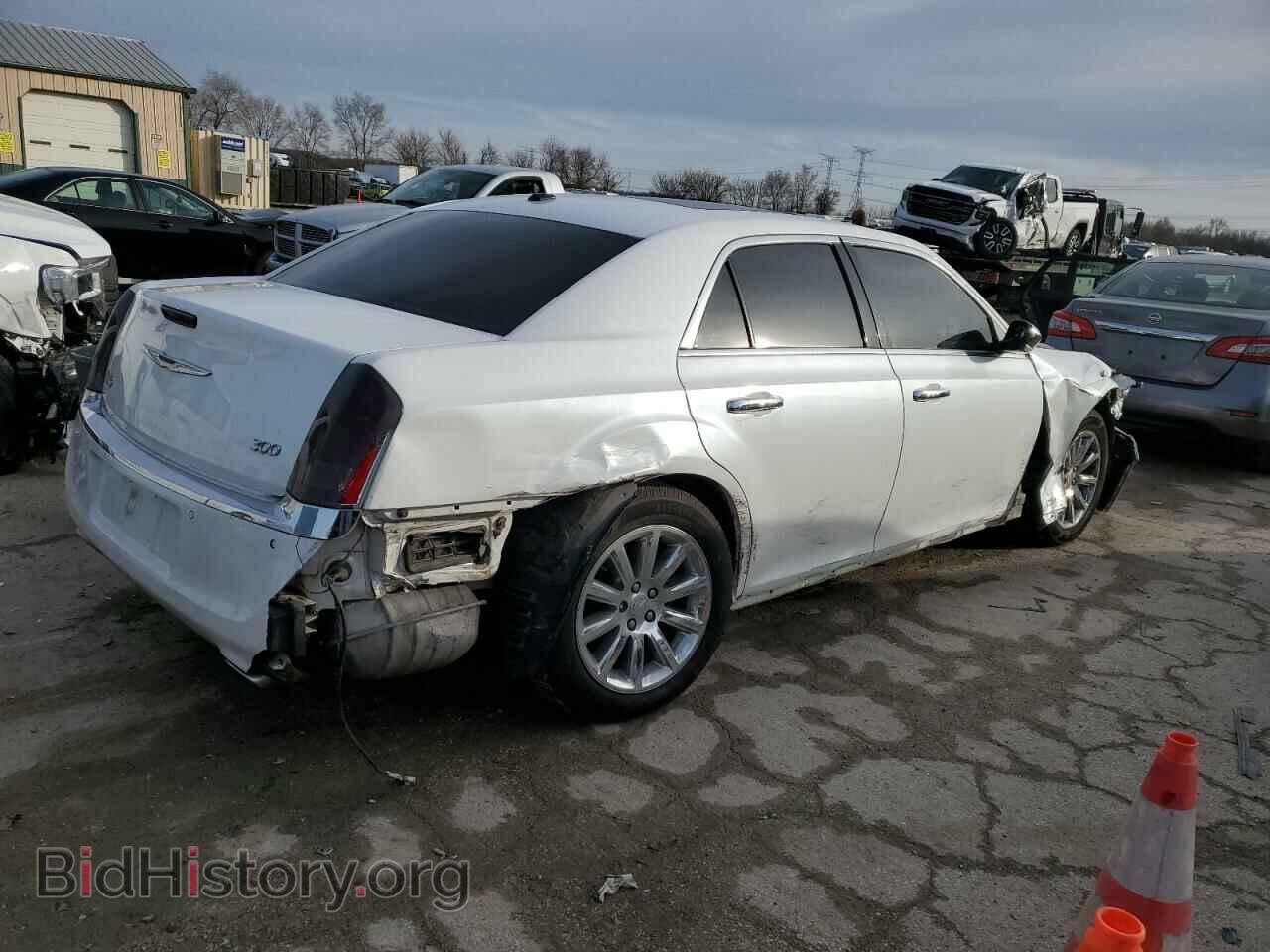 2011 CHRYSLER 300 - VIN: 2C3CA5CG1BH529136 - Фото 3