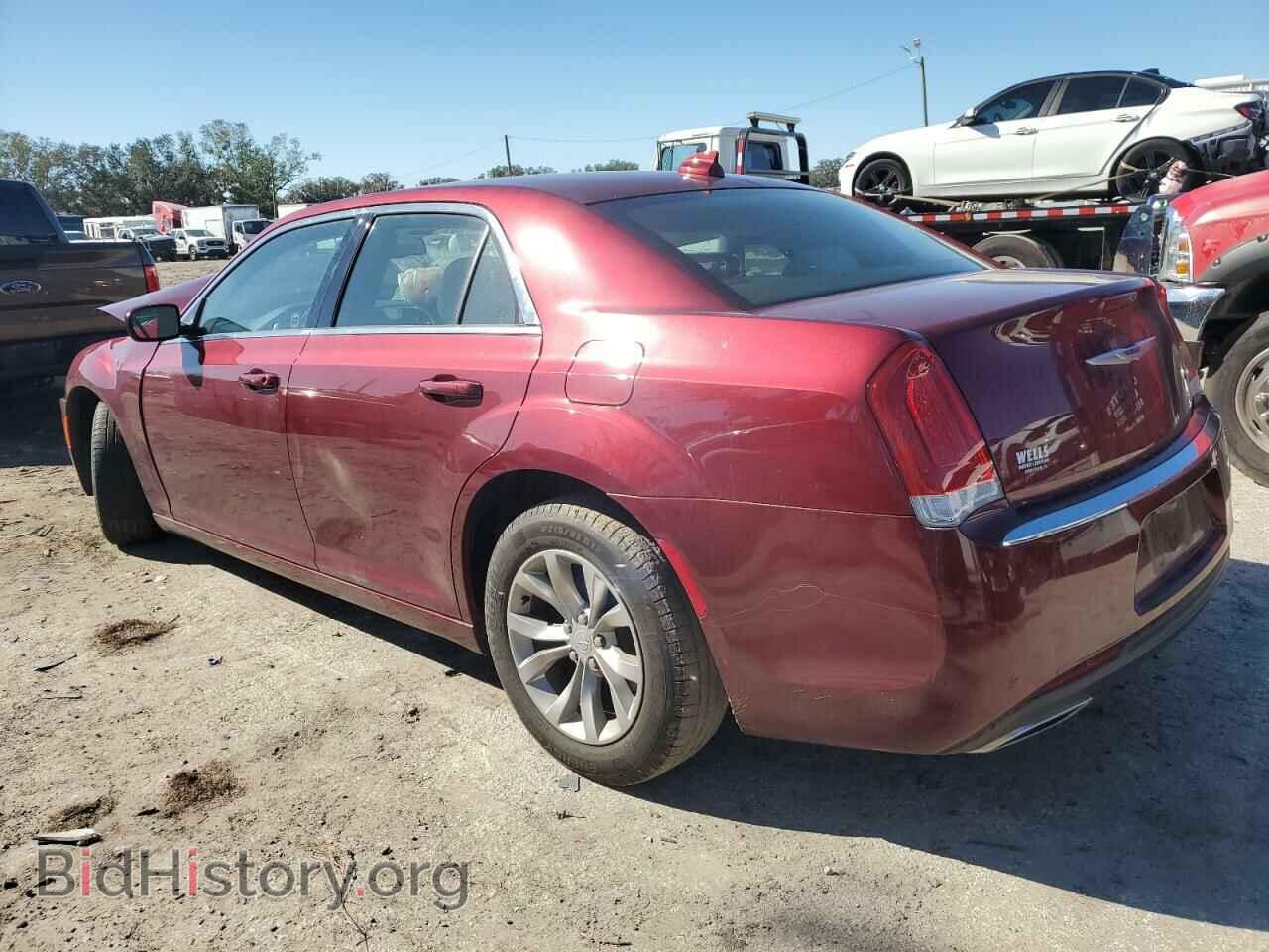 2019 CHRYSLER 300 - VIN: 2C3CCAAG2KH602343 - Фото 2