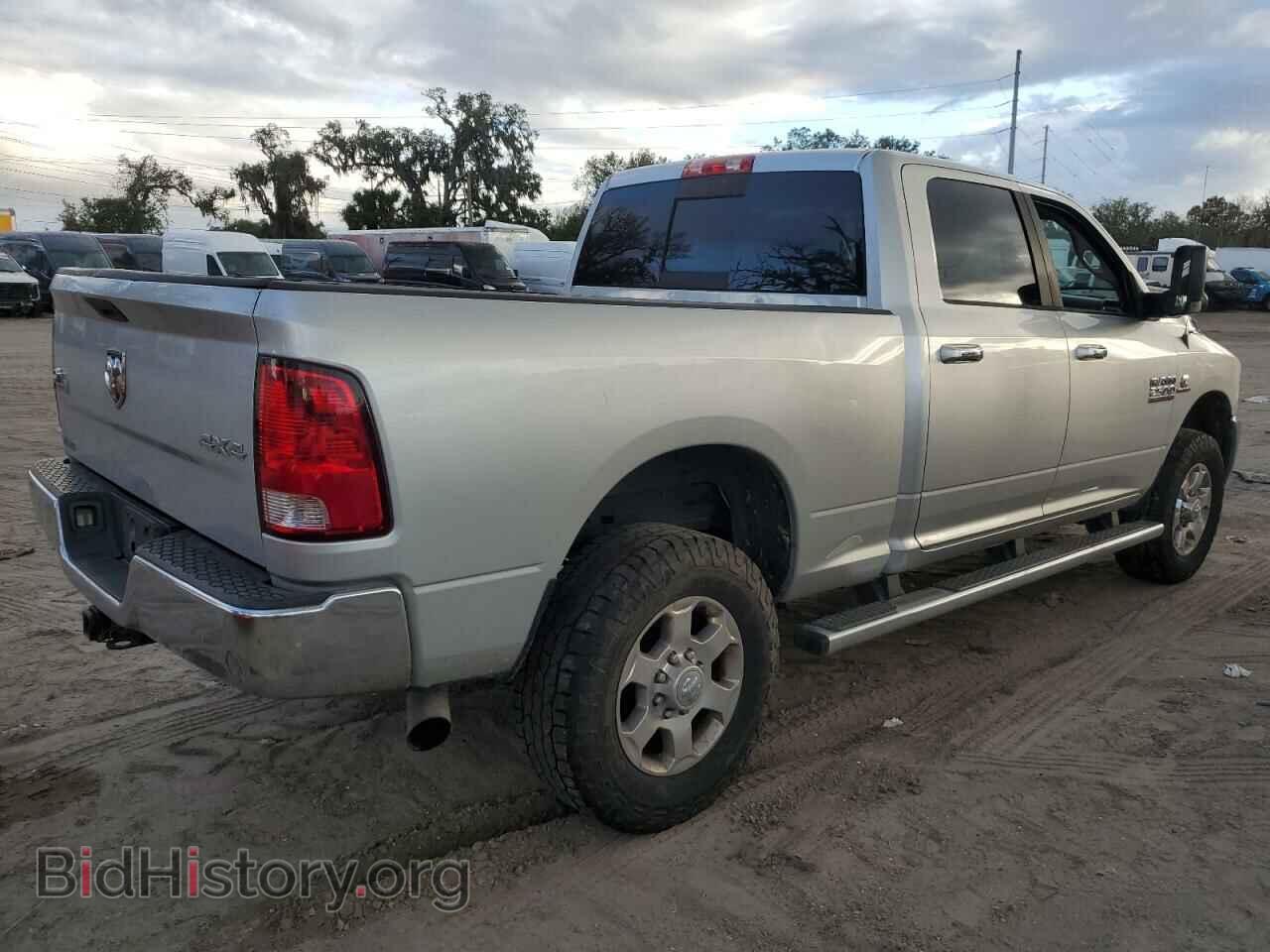 2016 RAM All Models - VIN: 3C6UR5DL1GG103580 - Photo 3