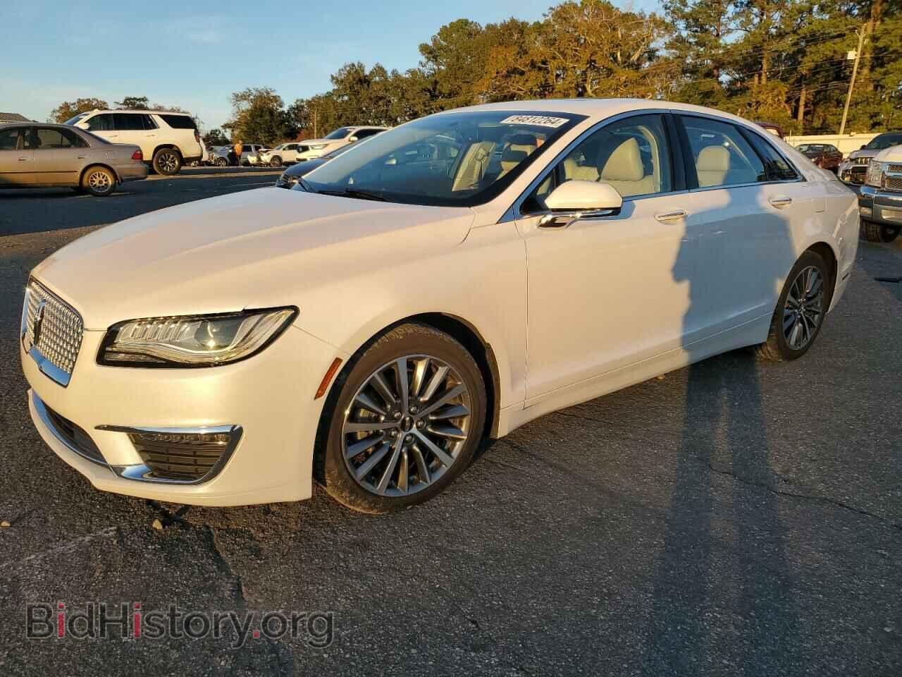 Photo 3LN6L5C92HR613236 - LINCOLN MKZ 2017
