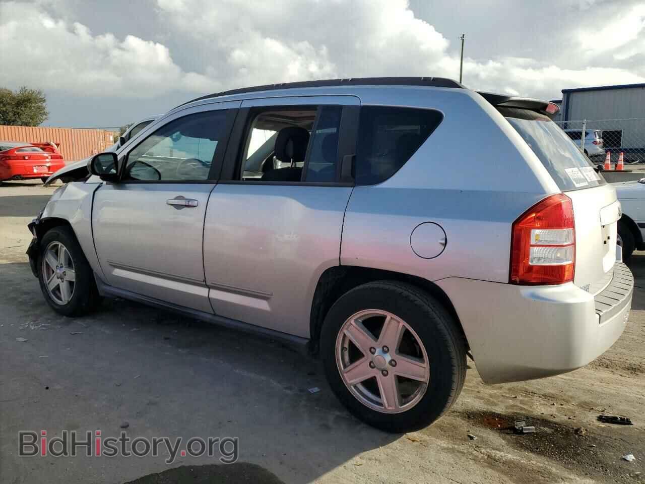 2010 JEEP COMPASS - VIN: 1J4NT4FB6AD503856 - Фото 2