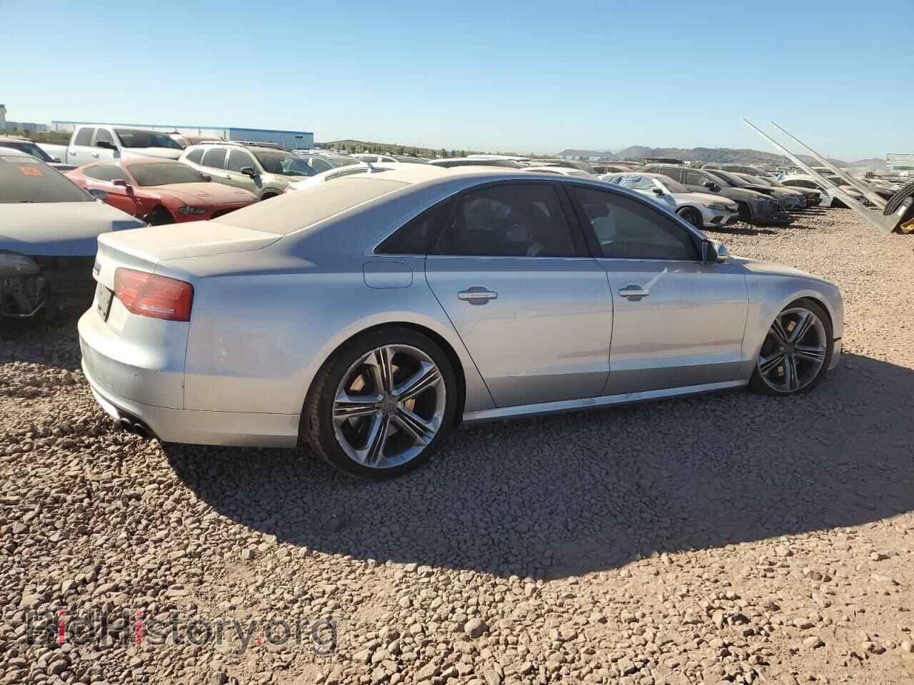 2013 AUDI S8 - VIN: WAUD2AFD6DN032694 - Фото 3